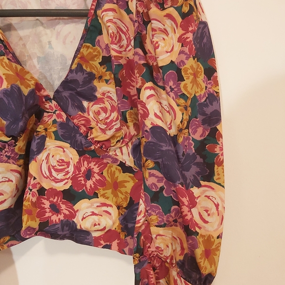 Top - Picture 2 of 5